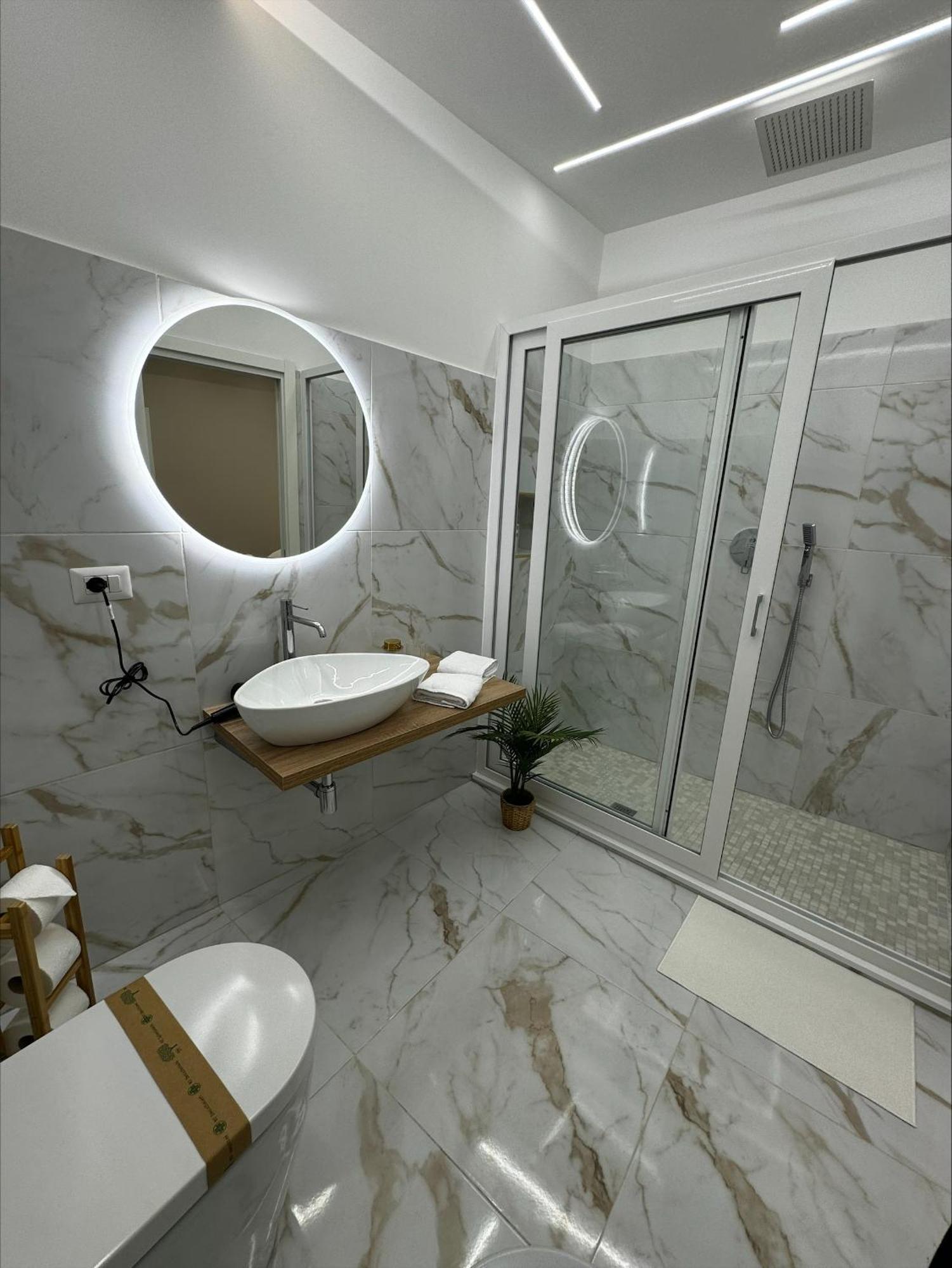 Matthias Luxury House Hotel Catania Bagian luar foto