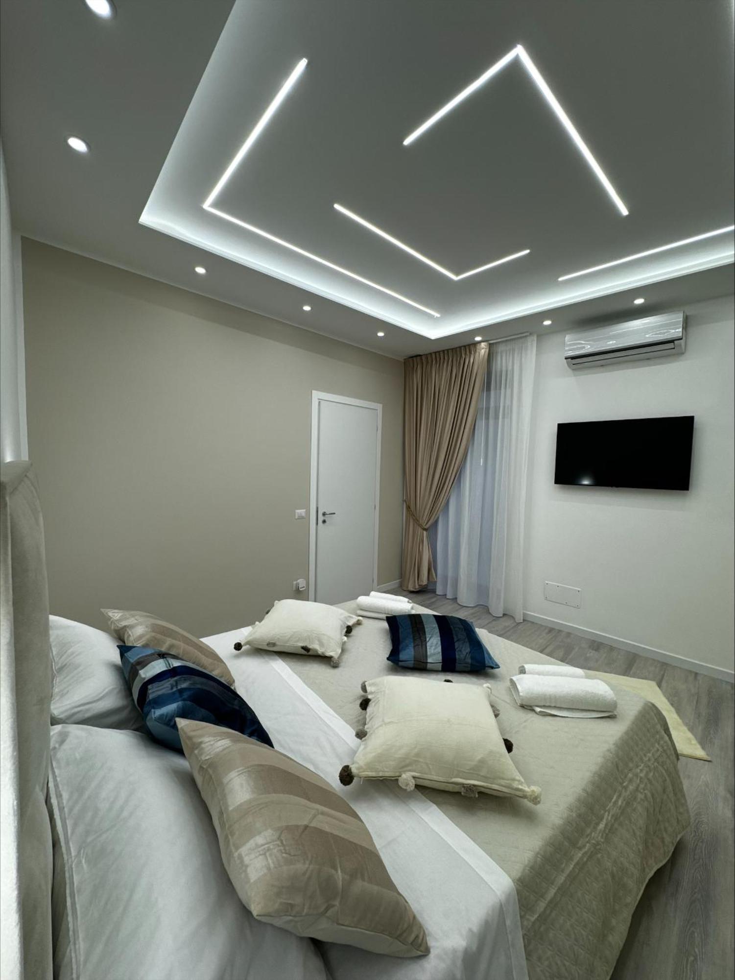 Matthias Luxury House Hotel Catania Bagian luar foto