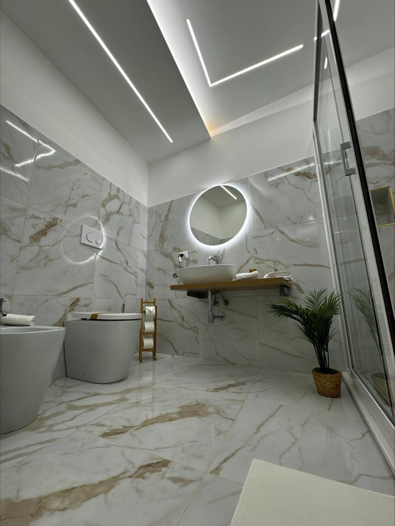 Matthias Luxury House Hotel Catania Bagian luar foto